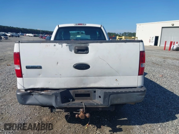 2006 Ford F-150 XL z VIN 1FTRF12226KC11966, wystawiony jako IAAI lot #42252210 z przebiegiem 238 265 mil mil oraz . Historia ofert i sprzedaży dostępna na DreamBid. Obrazek 16.