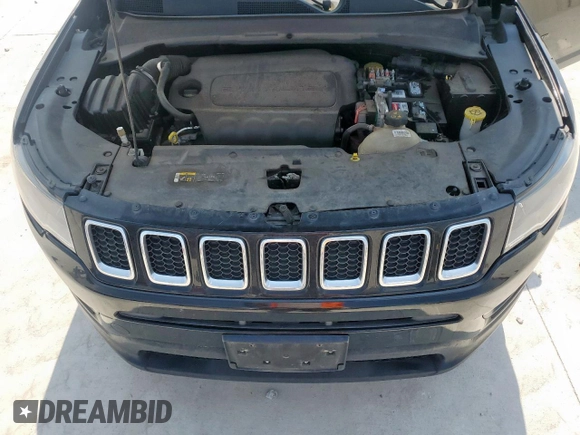 2018 Jeep Compass Latitude with VIN 3C4NJDBB1JT261988, listed as a Copart auction lot 60912235 with 67,929 mi miles and Salvage title. Bid and sale history available at DreamBid. Image 12.