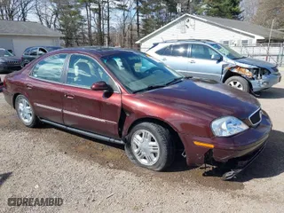 2001 Mercury Sable LS Premium with VIN 1MEHM55S81A613105, listed as a IAAI auction lot 41811528 with 82,598 mi miles. Bid and sale history available at carsss.com. Image 1.