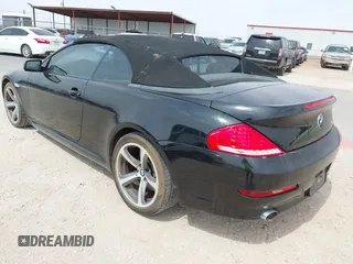 2008 BMW 6 Series 650i z VIN WBAEB53598CX63789, wystawiony jako IAAI lot #42397535 z przebiegiem 104 992 mil mil oraz . Historia ofert i sprzedaży dostępna na DreamBid. Obrazek 3.