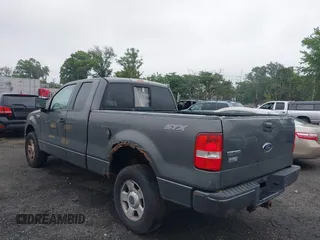 2004 Ford F-150 STX z VIN 1FTRX14W44NC09922, wystawiony jako IAAI lot #42451619 z przebiegiem 239 802 mil mil oraz . Historia ofert i sprzedaży dostępna na DreamBid. Obrazek 6.