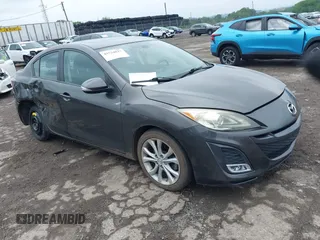 2010 Mazda 3 S Grand Touring z VIN JM1BL1S67A1162999, wystawiony jako IAAI lot #42534827 z przebiegiem 100 882 mil mil oraz . Historia ofert i sprzedaży dostępna na DreamBid. Obrazek 1.