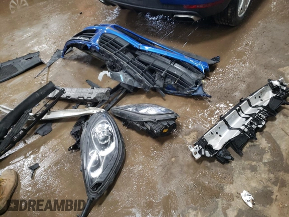 2018 Porsche Macan with VIN WP1AA2A50JLB07247, listed as a Copart auction lot 46534705 with 101,416 mi miles and Salvage Title. Bid and sale history available at carsss.com. Image 12.