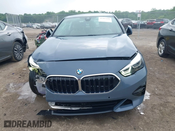 2021 BMW 2 Series 228i xDrive z VIN WBA73AK09M7G52220, wystawiony jako IAAI lot #42403680 z przebiegiem 72 407 mil mil oraz . Historia ofert i sprzedaży dostępna na DreamBid. Obrazek 13.