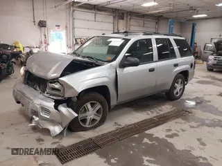2005 Chevrolet TrailBlazer LT with VIN 1GNDT13S252171914, listed as a IAAI auction lot 39875176 with 112,862 mi miles and . Bid and sale history available at DreamBid. Image 2.
