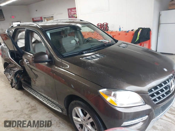 2015 Mercedes-Benz M 350 with VIN 4JGDA5HB2FA578858, listed as a IAAI auction lot 42220126 with 136,554 mi miles and . Bid and sale history available at DreamBid. Image 1.