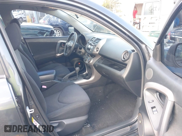 2007 Toyota RAV4 Sport with VIN JTMBD32V776037187, listed as a IAAI auction lot 41910939 with 172,370 mi miles. Bid and sale history available at carsss.com. Image 5.