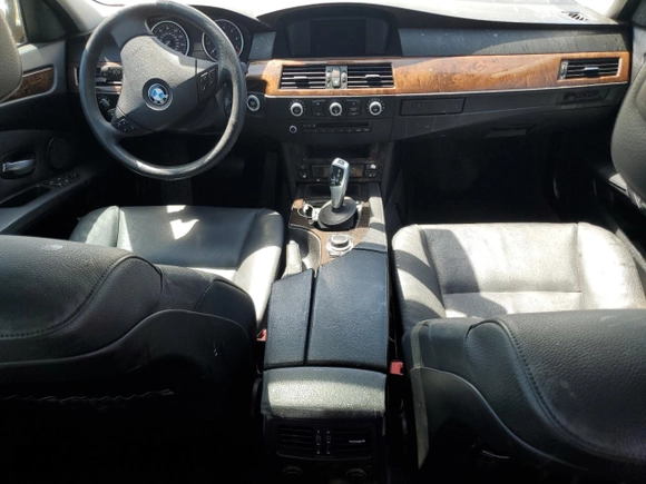 2010 BMW 5 Series 528i xDrive z VIN WBANV1C50AC442987, wystawiony jako Copart lot #58210855 z przebiegiem 138 710 mil mil oraz Szkoda całkowita • Salvage title. Historia ofert i sprzedaży dostępna na DreamBid. Obrazek 8.