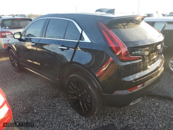 2022 Cadillac XT4 FWD Luxury with VIN 1GYAZAR40NF144779, listed as a Copart auction lot 75912804 with 9,805 mi miles and Non Repairable. Bid and sale history available at carsss.com. Image 2.