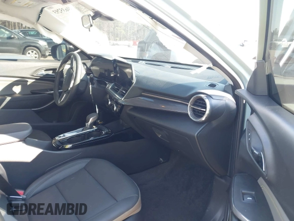2025 Chevrolet Trax ACTIV with VIN KL77LKEP5SC107857, listed as a IAAI auction lot 41635293 with 5,924 mi miles and . Bid and sale history available at DreamBid. Image 5.
