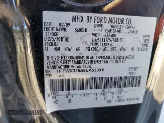 2009 Ford F-350 XL with VIN 1FTWX31559EA53391, listed as a Copart auction lot 81005214 with 49,398 mi miles and Clean Title. Bid and sale history available at DreamBid. Image 12.