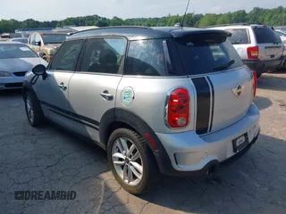2012 MINI Countryman S z VIN WMWZC5C59CWL63348, wystawiony jako IAAI lot #42317781 z przebiegiem 132 639 mil mil oraz . Historia ofert i sprzedaży dostępna na DreamBid. Obrazek 3.