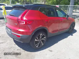 2019 Volvo XC40 Momentum with VIN YV4162XZ9K2019184, listed as a IAAI auction lot 41839804 with 56,675 mi miles. Bid and sale history available at carsss.com. Image 4.
