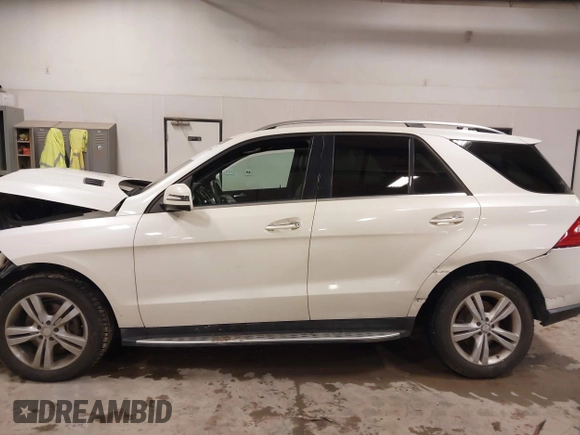 2013 Mercedes-Benz M 350 with VIN 4JGDA2EB8DA231017, listed as a IAAI auction lot 41228060 with Not Provided miles and . Bid and sale history available at DreamBid. Image 14.
