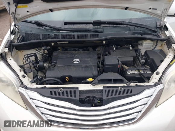 2011 Toyota Sienna XLE with VIN 5TDDK3DC8BS010051, listed as a IAAI auction lot 41405424 with 293,348 mi miles. Bid and sale history available at carsss.com. Image 10.