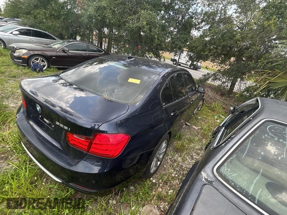 2012 BMW 3 Series 328i z VIN WBA3A5C5XCF347638, wystawiony jako Copart lot #59191275 z przebiegiem 90 830 mil mil oraz Czysty tytuł • Clean title. Historia ofert i sprzedaży dostępna na DreamBid. Obrazek 4.