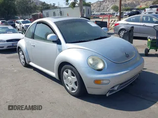 2000 Volkswagen Beetle GLS с VIN 3VWCD21C1YM415548, выставлен на аукционе IAAI как лот 42430516 с пробегом Не указан миль и . История ставок и продаж доступна на DreamBid. Изображение 1.