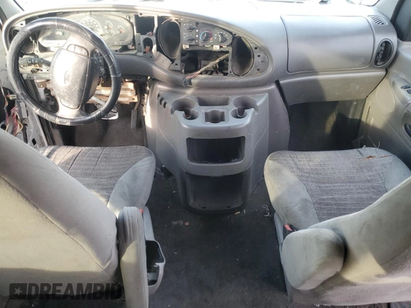 2000 Ford Econoline Passenger XL with VIN 1FBSS31L5YHA09064, listed as a Copart auction lot 84828844 with 257,973 mi miles and Salvage Title. Bid and sale history available at DreamBid. Image 8.