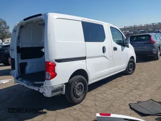 2020 Nissan NV200 S z VIN 3N6CM0KN0LK709242, wystawiony jako IAAI lot #41675882 z przebiegiem 90 395 mil mil oraz . Historia ofert i sprzedaży dostępna na DreamBid. Obrazek 4.