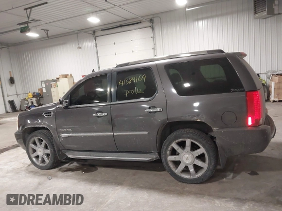2010 Cadillac Escalade Luxury z VIN 1GYUKBEF8AR271903, wystawiony jako IAAI lot #41389169 z przebiegiem 161 364 mil mil oraz . Historia ofert i sprzedaży dostępna na DreamBid. Obrazek 14.