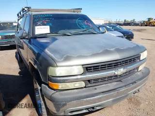 2002 Chevrolet Silverado 1500 LT with VIN 2GCEK19T221313531, listed as a IAAI auction lot 41563814 with 205,633 mi miles. Bid and sale history available at carsss.com. Image 1.