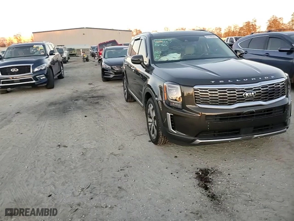 2020 Kia Telluride S with VIN 5XYP64HCXLG018491, listed as a Copart auction lot 82399044 with 102,656 mi miles and Clean Title. Bid and sale history available at carsss.com. Image 11.