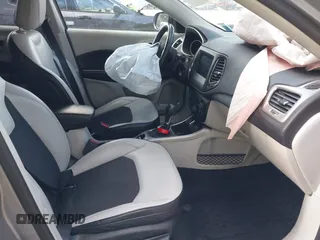 2018 Jeep Compass Latitude with VIN 3C4NJCBB1JT374446, listed as a IAAI auction lot 40536024 with 110,165 mi miles. Bid and sale history available at carsss.com. Image 5.