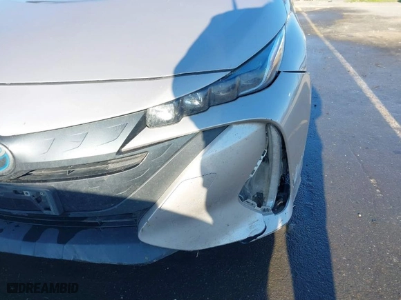 2020 Toyota Prius Prime LE with VIN JTDKARFP8L3148303, listed as a IAAI auction lot 41318465 with NaN miles. Bid and sale history available at carsss.com. Image 17.