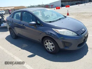 2013 Ford Fiesta S z VIN 3FADP4AJ3DM177646, wystawiony jako IAAI lot #42215503 z przebiegiem 125 745 mil mil oraz . Historia ofert i sprzedaży dostępna na DreamBid. Obrazek 1.