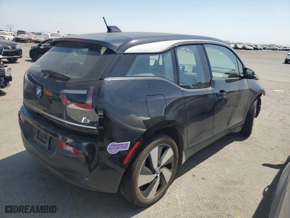 2019 BMW i3 with VIN WBY8P2C5XK7D63788, listed as a Copart auction lot 59778764 with 32,543 mi miles and Salvage Title. Bid and sale history available at carsss.com. Image 3.