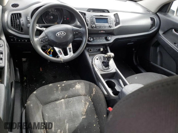 2012 Kia Sportage LX z VIN KNDPBCA23C7221128, wystawiony jako Copart lot #60333615 z przebiegiem Nie podano mil oraz Czysty tytuł • Clean title. Historia ofert i sprzedaży dostępna na DreamBid. Obrazek 8.