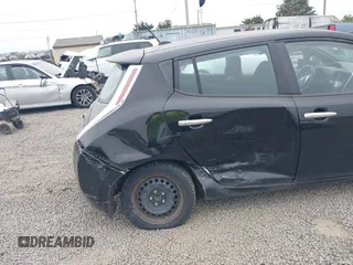 2013 Nissan LEAF SL z VIN 1N4AZ0CP5DC405445, wystawiony jako IAAI lot #42476859 z przebiegiem 80 069 mil mil oraz . Historia ofert i sprzedaży dostępna na DreamBid. Obrazek 6.