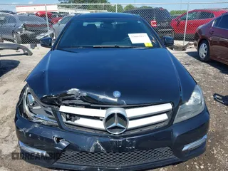 2013 Mercedes-Benz C 250 z VIN WDDGJ4HB7DG012481, wystawiony jako IAAI lot #39663837 z przebiegiem 145 884 mil mil oraz . Historia ofert i sprzedaży dostępna na DreamBid. Obrazek 12.