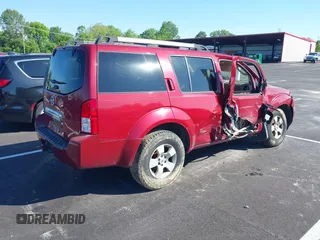 2006 Nissan Pathfinder SE z VIN 5N1AR18U76C621228, wystawiony jako IAAI lot #42178373 z przebiegiem 209 156 mil mil oraz . Historia ofert i sprzedaży dostępna na DreamBid. Obrazek 4.