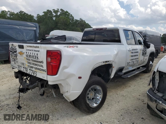2024 Chevrolet Silverado 3500HD LT z VIN 1GC4YTEY3RF111582, wystawiony jako Copart lot #53868695 z przebiegiem 29 607 mil mil oraz Szkoda całkowita • Salvage title. Historia ofert i sprzedaży dostępna na DreamBid. Obrazek 3.