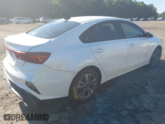 2024 Kia Forte LXS z VIN 3KPF24AD0RE778218, wystawiony jako IAAI lot #42302168 z przebiegiem 57 661 mil mil oraz . Historia ofert i sprzedaży dostępna na DreamBid. Obrazek 4.
