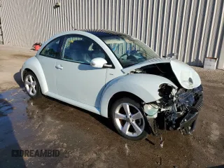 2010 Volkswagen New Beetle Coupe with VIN 3VWPW3AG9AM035531, listed as a Copart auction lot 88173475 with 84,677 mi miles and Salvage Title. Bid and sale history available at carsss.com. Image 4.
