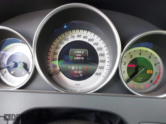2014 Mercedes-Benz C C 250 Sport with VIN WDDGF4HB6ER317333, listed as a IAAI auction lot 42127437 with 128,010 mi miles. Bid and sale history available at carsss.com. Image 7.