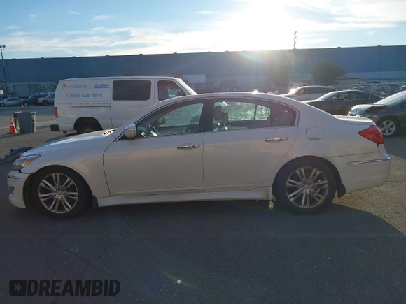 2013 Hyundai Genesis 3.8L with VIN KMHGC4DD0DU237513, listed as a IAAI auction lot 41329930 with 186,770 mi miles and . Bid and sale history available at DreamBid. Image 15.