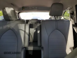 2024 Toyota Highlander LE z VIN 5TDKDRBH6RS563939, wystawiony jako Copart lot #57876085 z przebiegiem 3 231 mil mil oraz Szkoda całkowita • Salvage title. Historia ofert i sprzedaży dostępna na DreamBid. Obrazek 10.