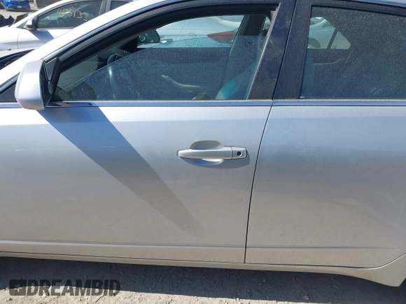 2009 Cadillac CTS AWD w/1SA with VIN 1G6DH577190106497, listed as a IAAI auction lot 41754632 with 86,392 mi miles. Bid and sale history available at carsss.com. Image 14.