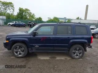 2013 Jeep Patriot Latitude z VIN 1C4NJRFB7DD249572, wystawiony jako IAAI lot #42350829 z przebiegiem 65 898 mil mil oraz . Historia ofert i sprzedaży dostępna na DreamBid. Obrazek 15.