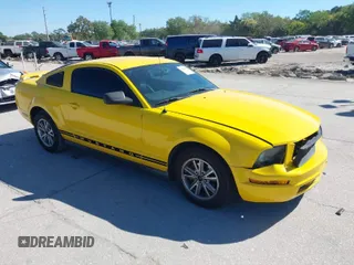 2005 Ford Mustang Deluxe with VIN 1ZVFT80N055158695, listed as a IAAI auction lot 41804680 with 175,067 mi miles. Bid and sale history available at carsss.com. Image 1.