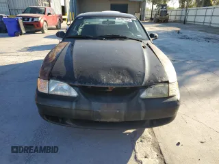 1995 Ford Mustang with VIN 1FALP4040SF101449, listed as a Copart auction lot 81951814 with 223,150 mi miles and Clean Title. Bid and sale history available at carsss.com. Image 5.