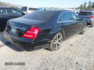 2012 Mercedes-Benz S 550 z VIN WDDNG9EB9CA453330, wystawiony jako IAAI lot #41905056 z przebiegiem Nie podano mil oraz . Historia ofert i sprzedaży dostępna na DreamBid. Obrazek 4.