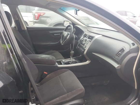 2013 Nissan Altima 2.5 S with VIN 1N4AL3AP0DC144795, listed as a IAAI auction lot 41846833 with 118,924 mi miles. Bid and sale history available at carsss.com. Image 5.