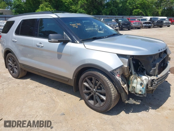 2017 Ford Explorer XLT with VIN 1FM5K7D83HGA69028, listed as a IAAI auction lot 41977896 with 169,283 mi miles and . Bid and sale history available at carsss.com. Image 1.