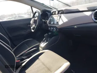 2022 Nissan Versa SV z VIN 3N1CN8EV0NL839211, wystawiony jako IAAI lot #41362397 z przebiegiem 7 670 mil mil oraz . Historia ofert i sprzedaży dostępna na DreamBid. Obrazek 5.