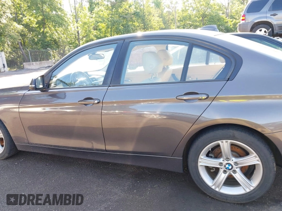 2014 BMW 3 Series 328i xDrive with VIN WBA3B5C53EP543978, listed as a IAAI auction lot 42538498 with 194,826 mi miles and . Bid and sale history available at DreamBid. Image 14.