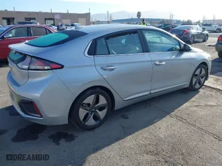 2020 Hyundai Ioniq Hybrid Limited with VIN KMHC05LC5LU235549, listed as a IAAI auction lot 41544821 with 107,471 mi miles. Bid and sale history available at carsss.com. Image 4.